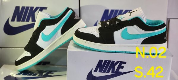 1:1 Nike Shoe Size 42